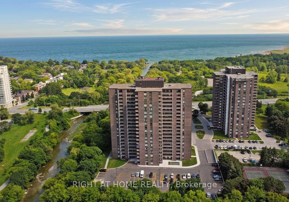 1535-lakeshore-road-e-mississauga-ontario-w13651976