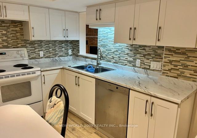 21-flamingo-crescent-toronto-north-york-ontario-w13652088
