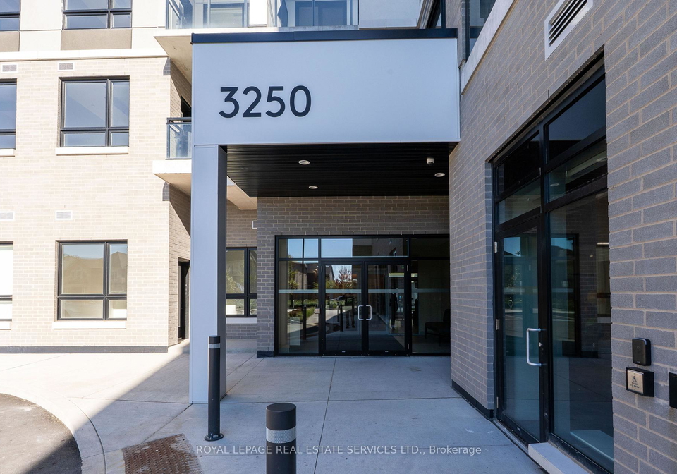 3250-carding-mill-trail-oakville-ontario-w13652260