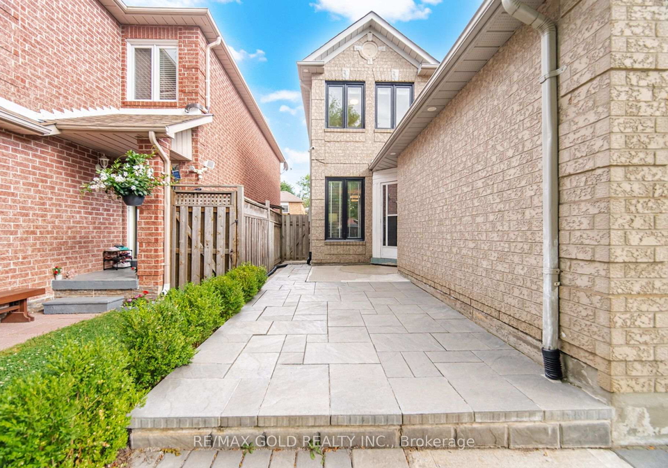 53-cedarwood-crescent-brampton-ontario-w13652296