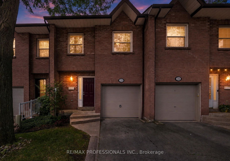 2004-glenada-crescent-oakville-ontario-w13652432