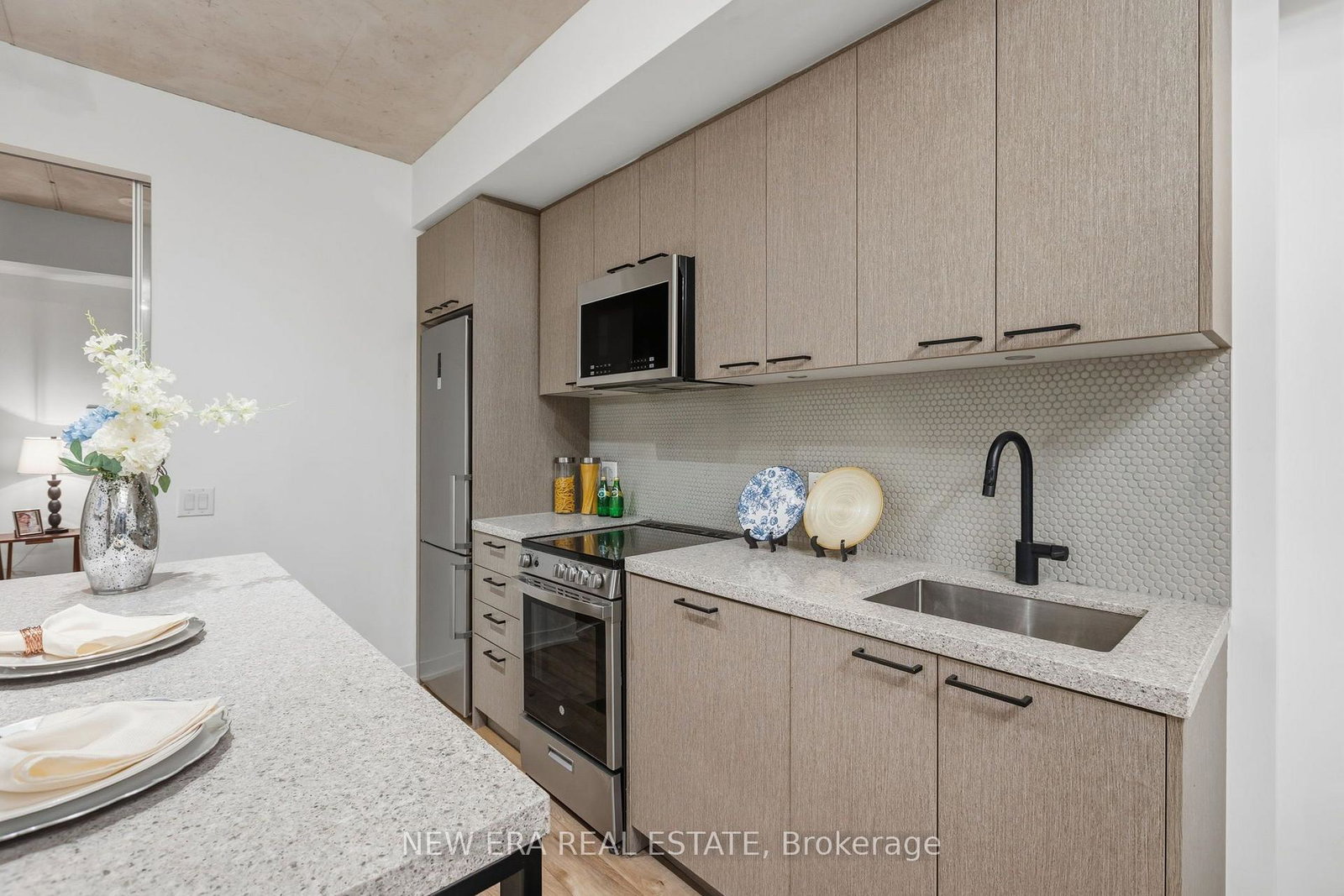 1808-st-clair-avenue-w-toronto-toronto-ontario-w13652464
