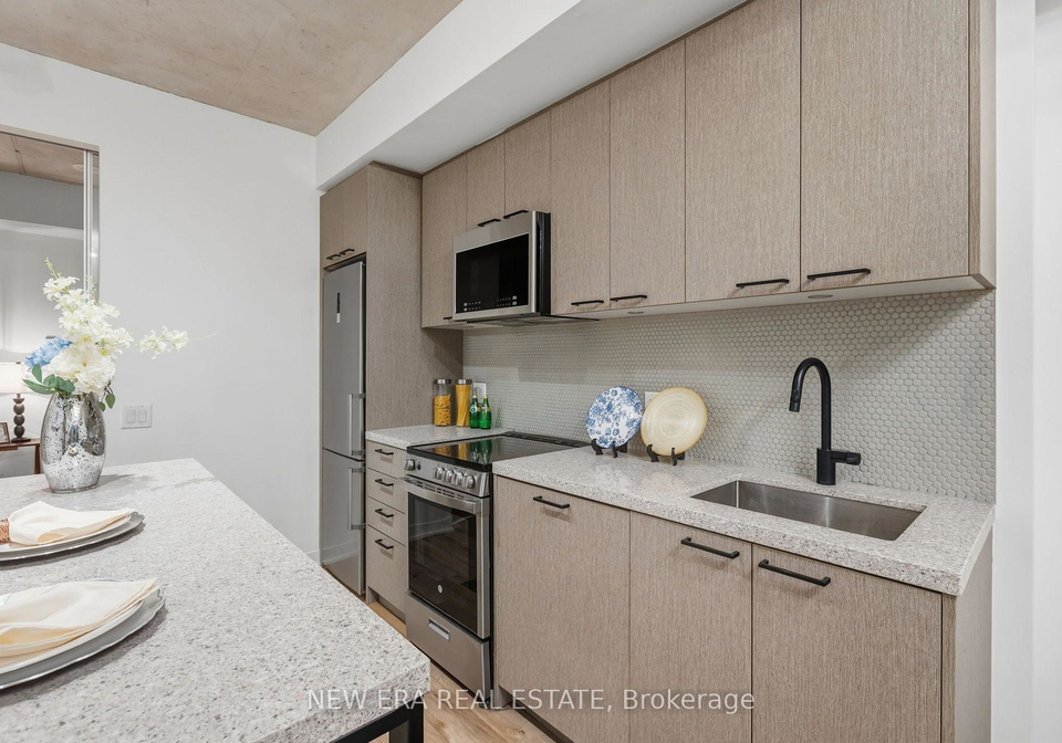 1808-st-clair-avenue-w-toronto-toronto-ontario-w13652464