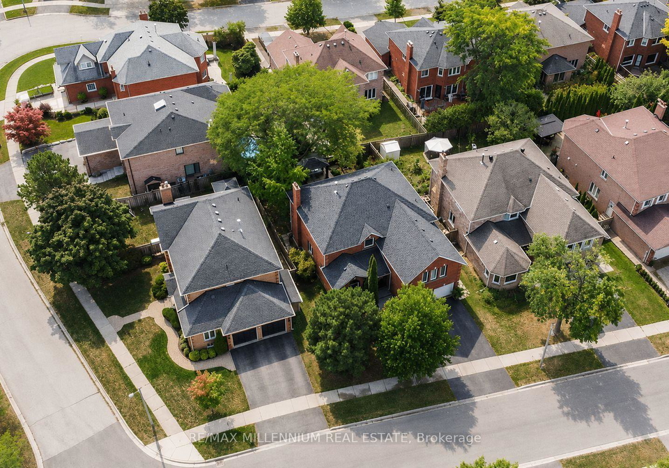 2776-rosewood-lane-oakville-ontario-w13653002