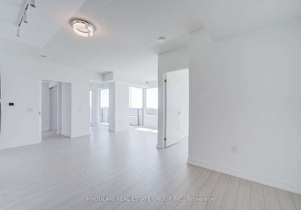 4010-eglinton-avenue-w-toronto-etobicoke-ontario-w13653016