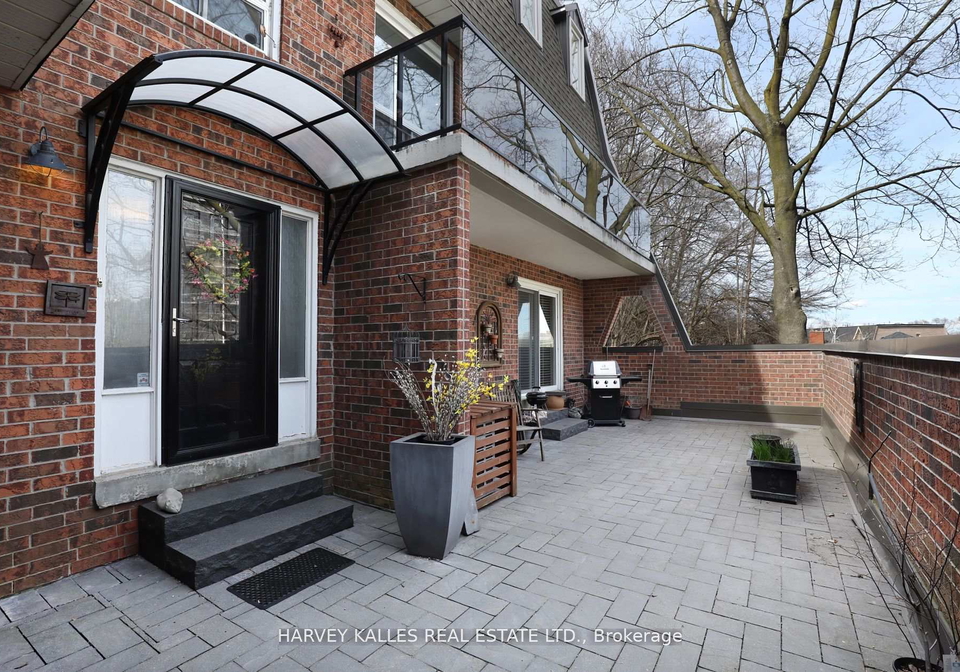 18-la-rose-avenue-toronto-etobicoke-ontario-w13653024