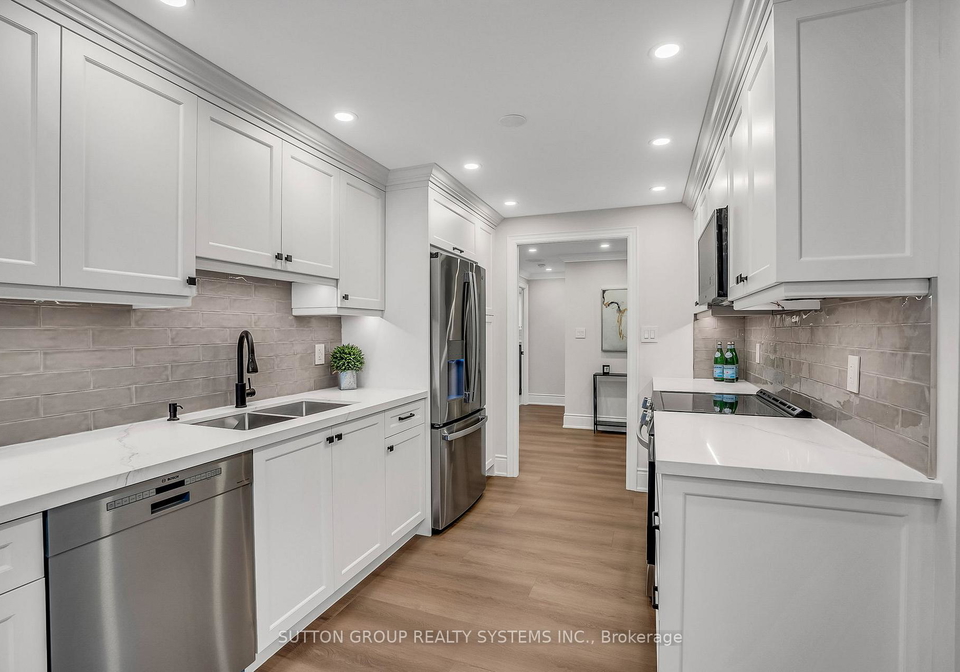 2180-marine-drive-oakville-ontario-w13653210