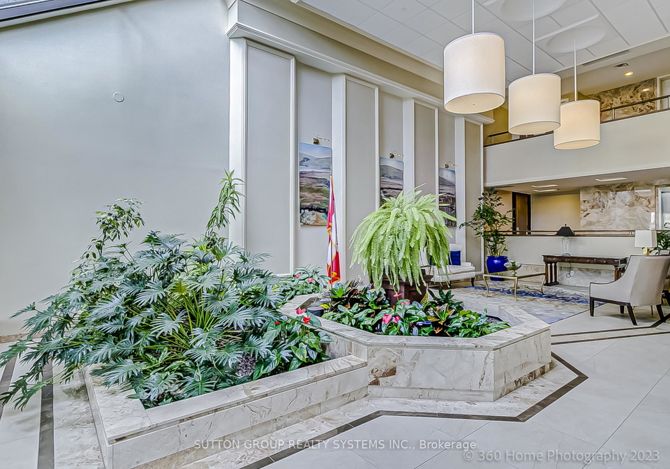 2180-marine-drive-oakville-ontario-w13653210