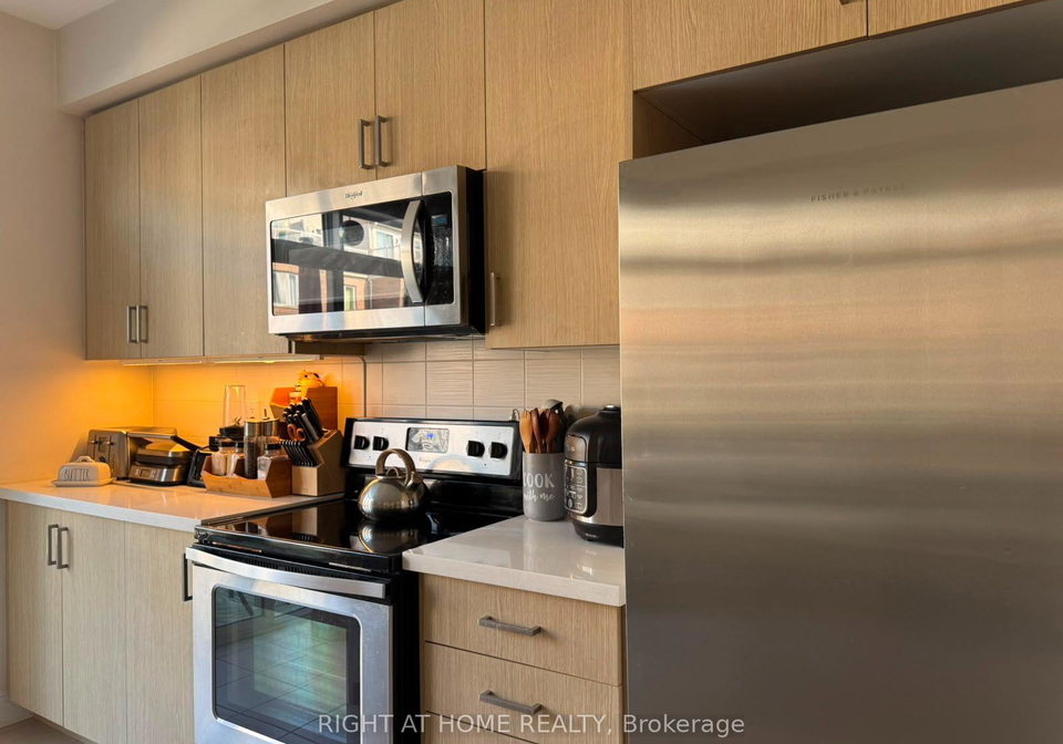 31-edward-horton-crescent-toronto-etobicoke-ontario-w13653372