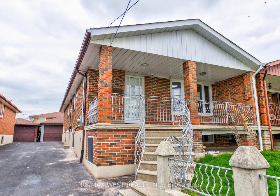 16-hasbrooke-drive-toronto-york-ontario-w13653394