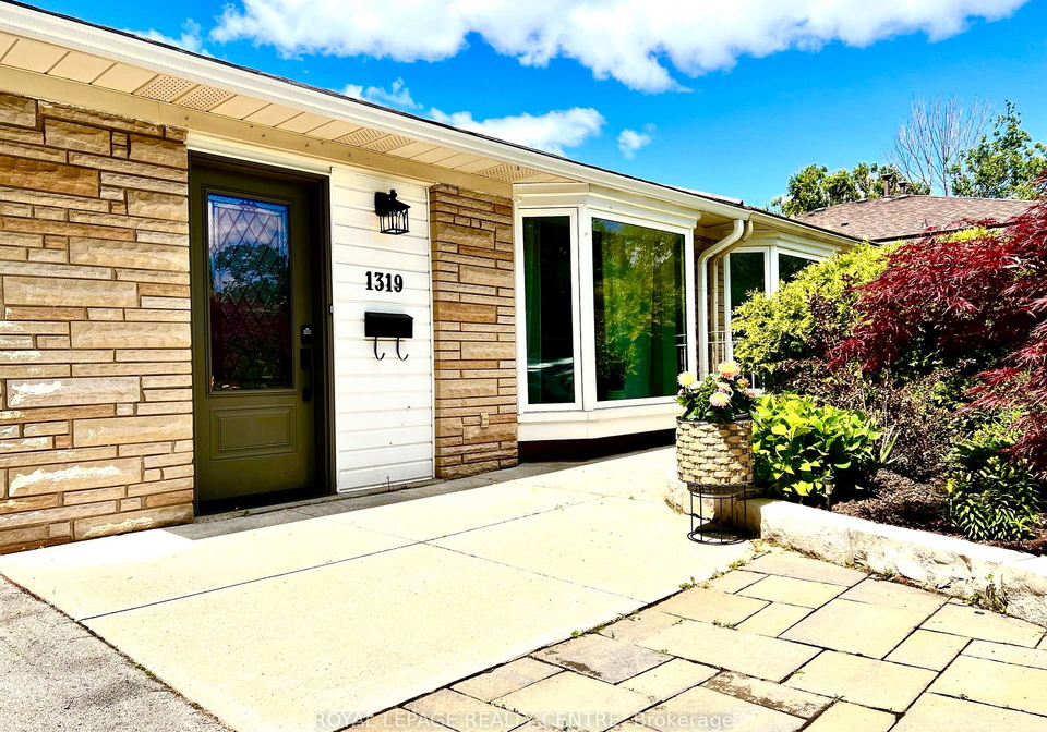 1319-redbank-crescent-oakville-ontario-w13653682