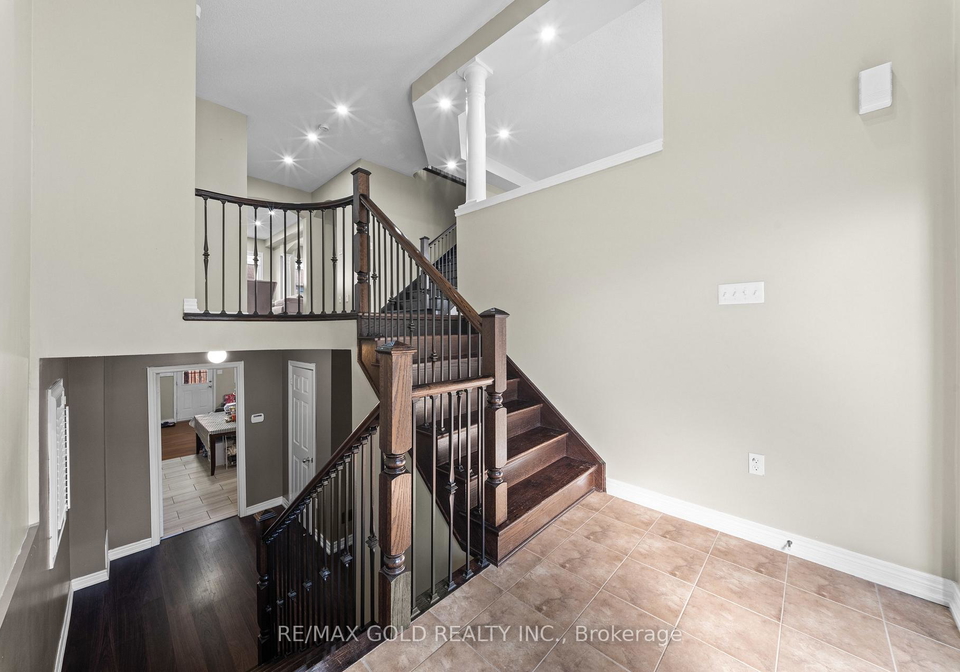 11-clearfield-drive-brampton-ontario-w13653708