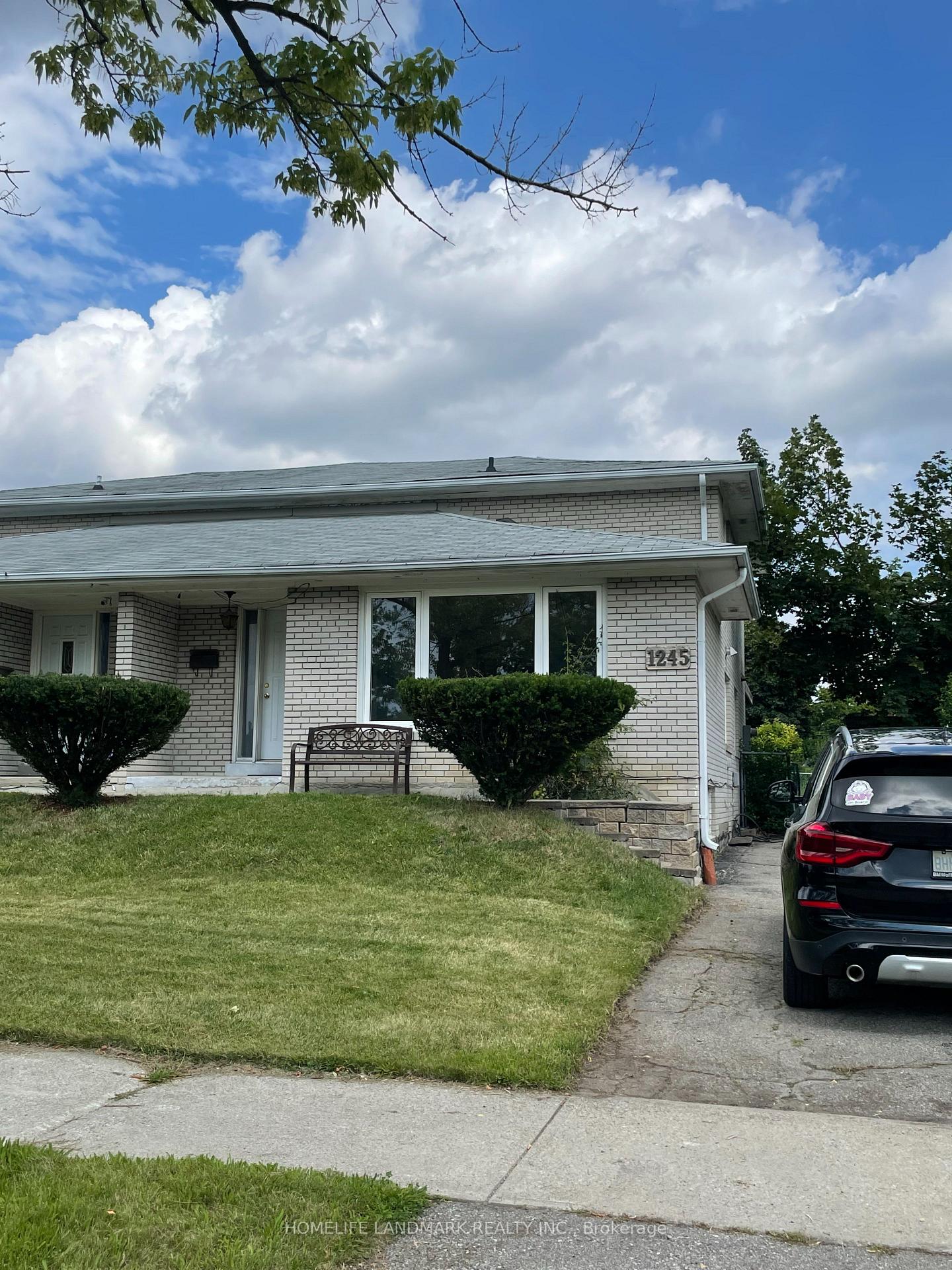 1245-shamir-crescent-mississauga-ontario-w13653726