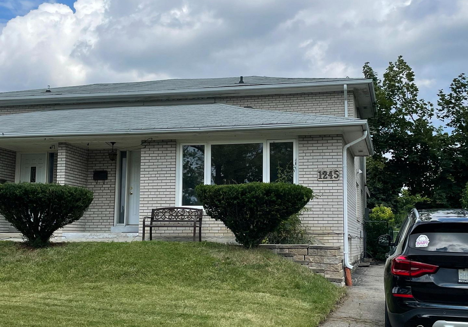 1245-shamir-crescent-mississauga-ontario-w13653726