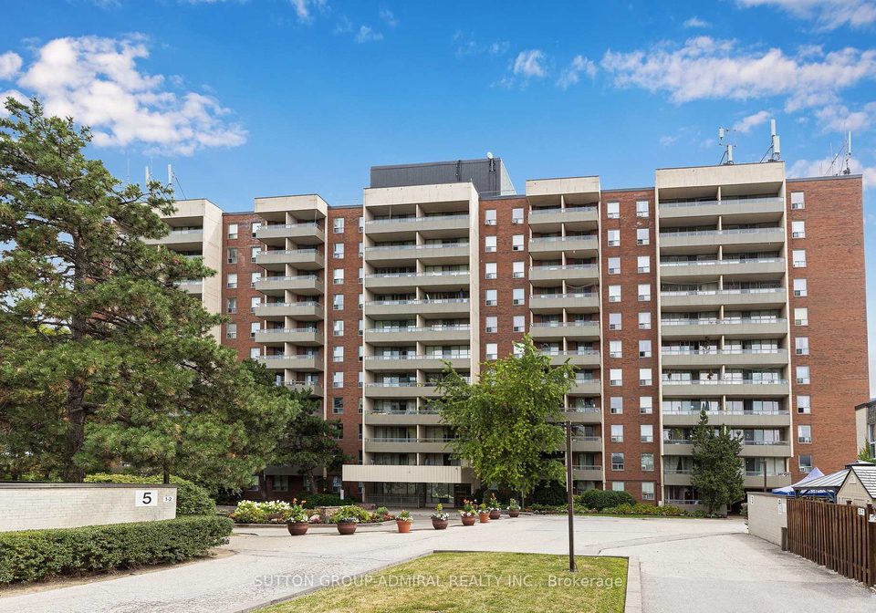 1-four-winds-drive-toronto-york-ontario-w13653778