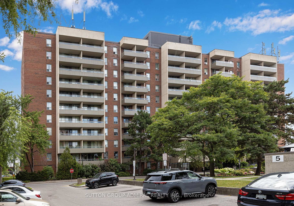 1-four-winds-drive-toronto-york-ontario-w13653778
