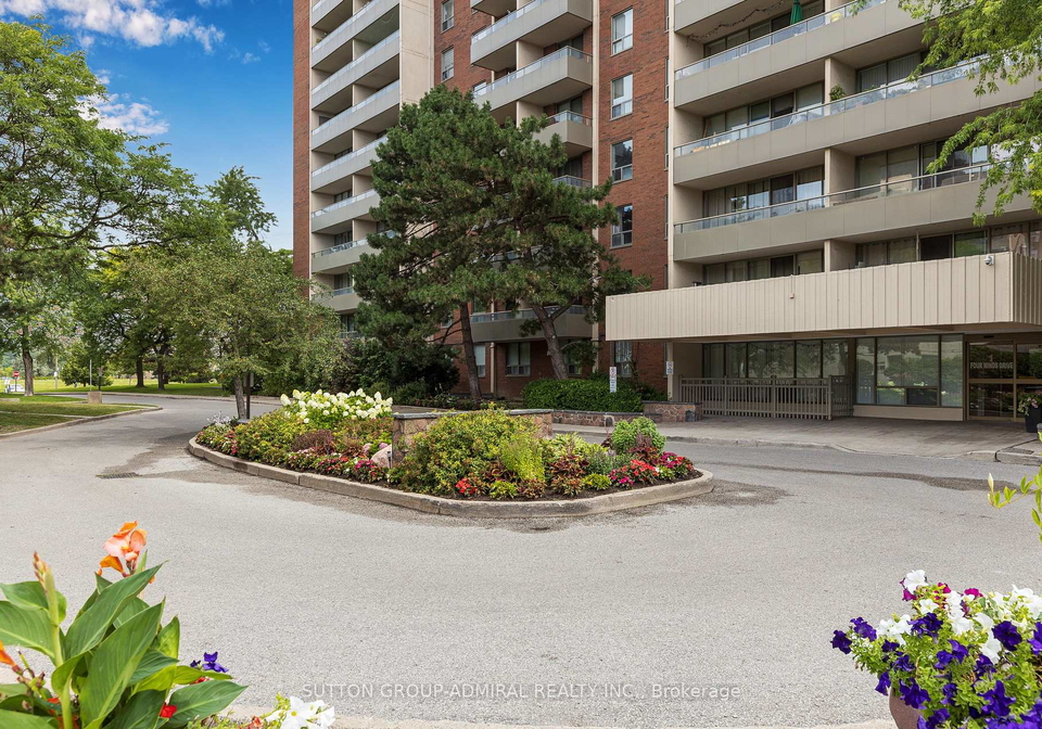 1-four-winds-drive-toronto-york-ontario-w13653778