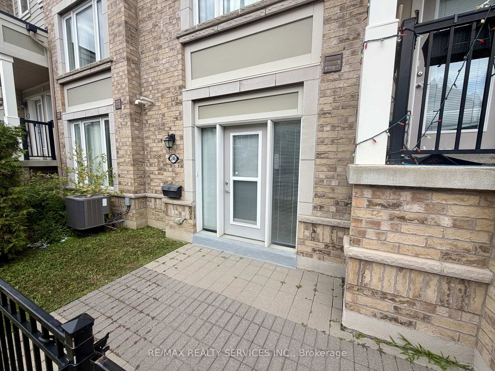 250-sunny-meadow-boulevard-brampton-ontario-w13653842