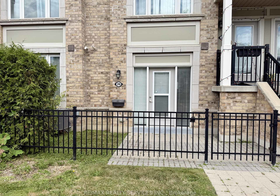 250-sunny-meadow-boulevard-brampton-ontario-w13653842