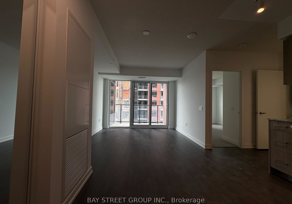 4010-eglinton-avenue-w-toronto-etobicoke-ontario-w13653872