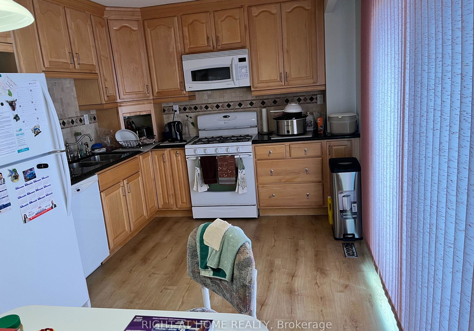 70-carisbrooke-court-brampton-ontario-w13653924