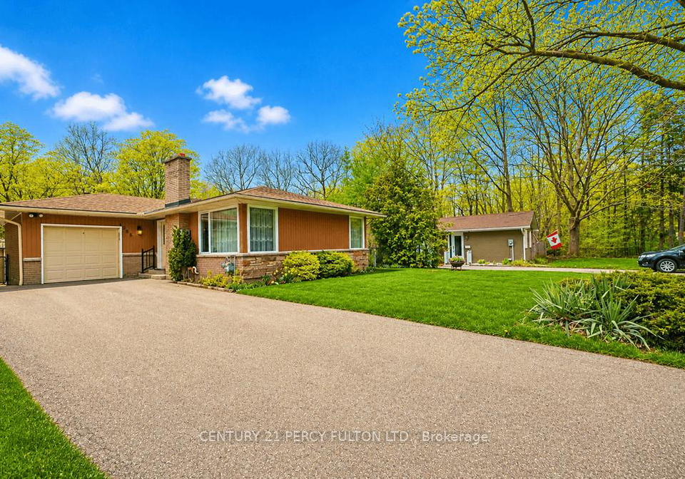 1386-forest-glade-road-oakville-ontario-w13654002