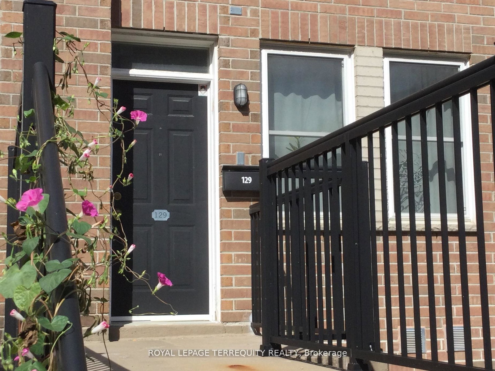 760-lawrence-avenue-w-toronto-north-york-ontario-w13654006