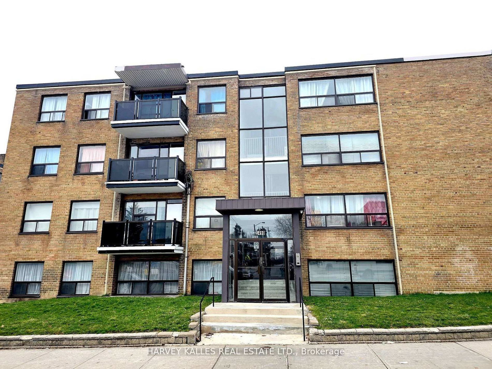 1490-eglinton-avenue-w-toronto-north-york-ontario-w13654024