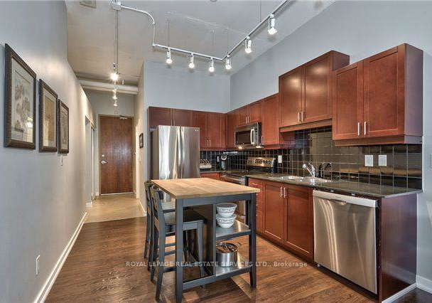 2-fieldway-road-toronto-etobicoke-ontario-w13654102