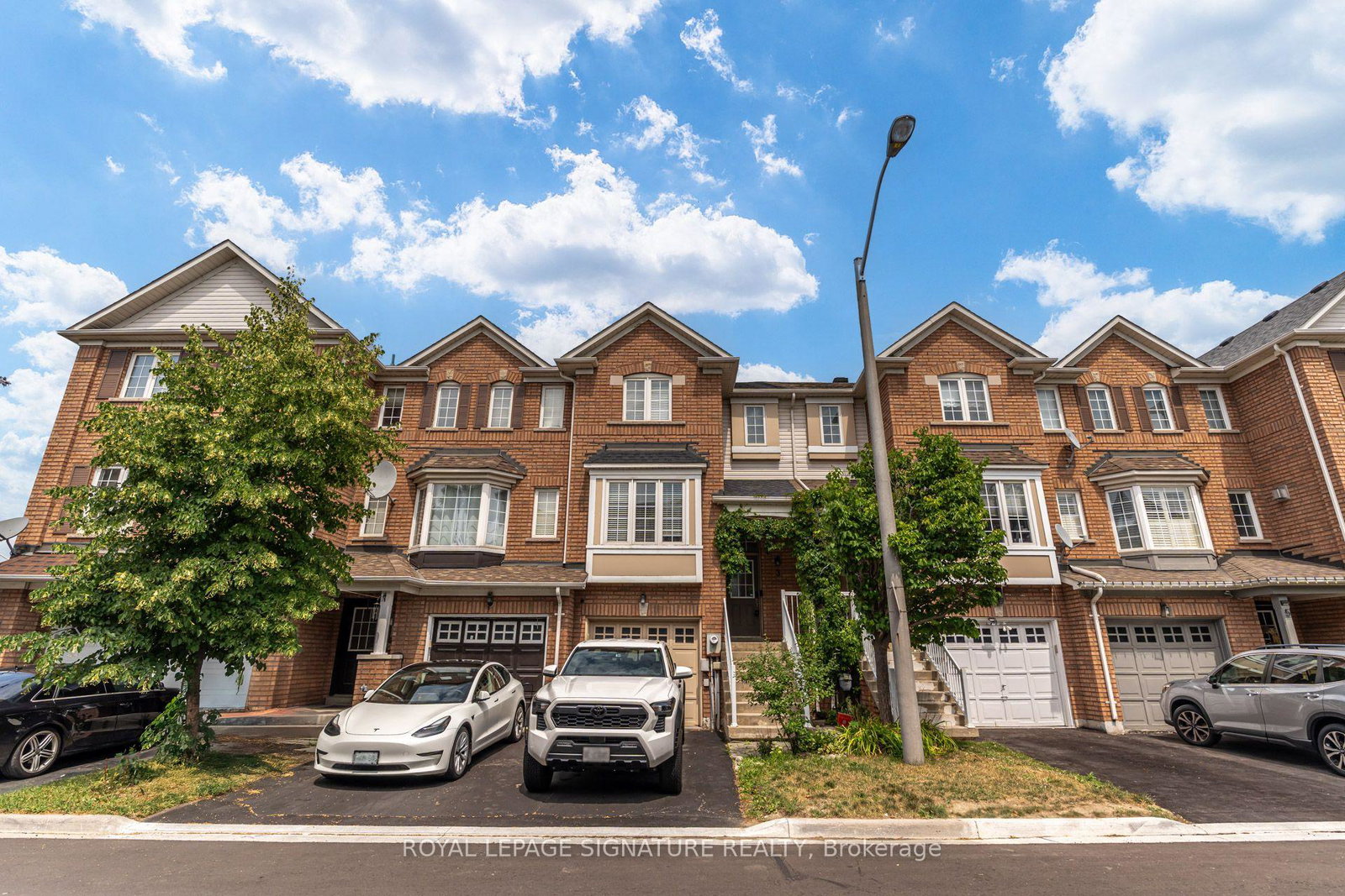 250-richvale-drive-s-brampton-ontario-w13654106