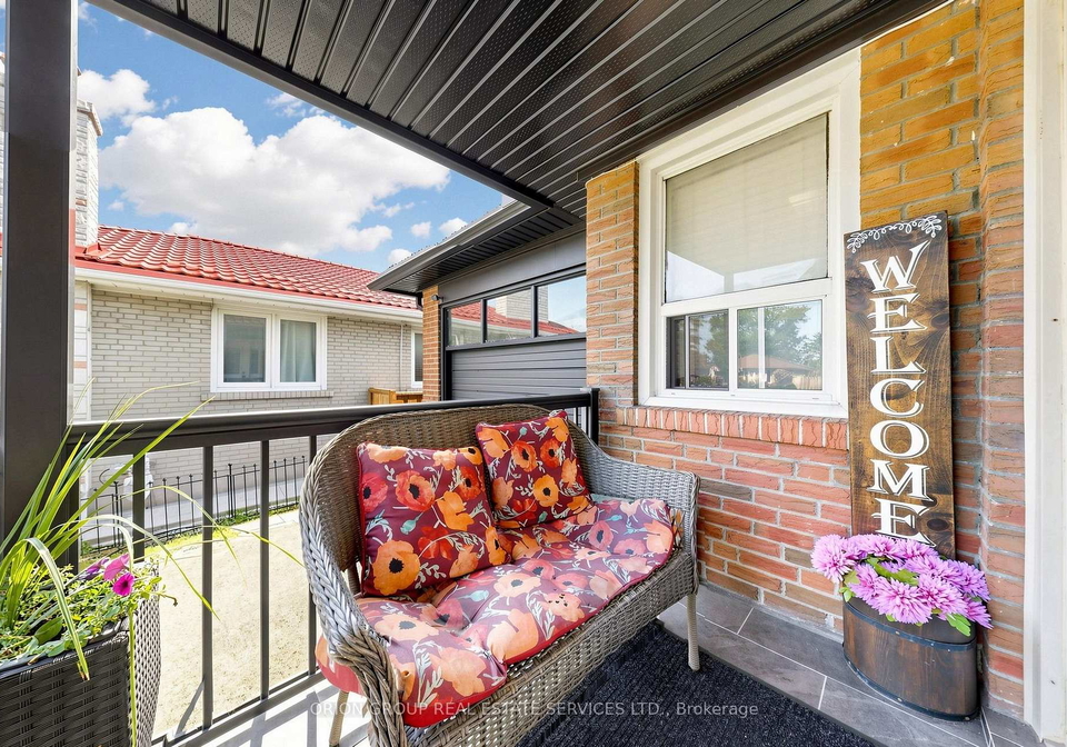 145-kingsview-boulevard-toronto-etobicoke-ontario-w13654334