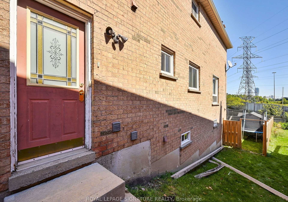 556-farwell-crescent-mississauga-ontario-w13654572