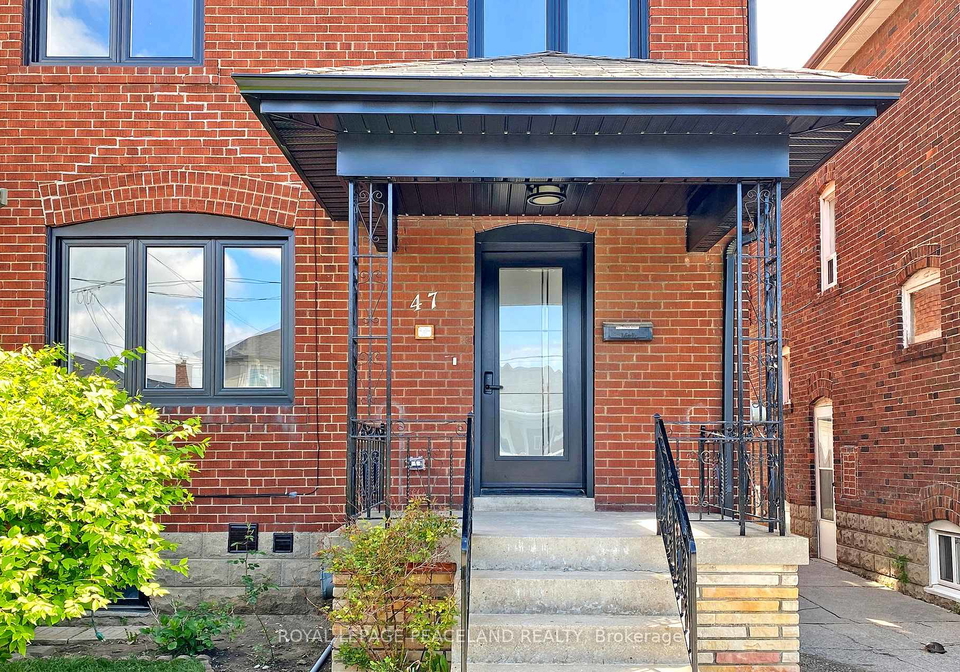 47-chamberlain-avenue-toronto-north-york-ontario-w13654998
