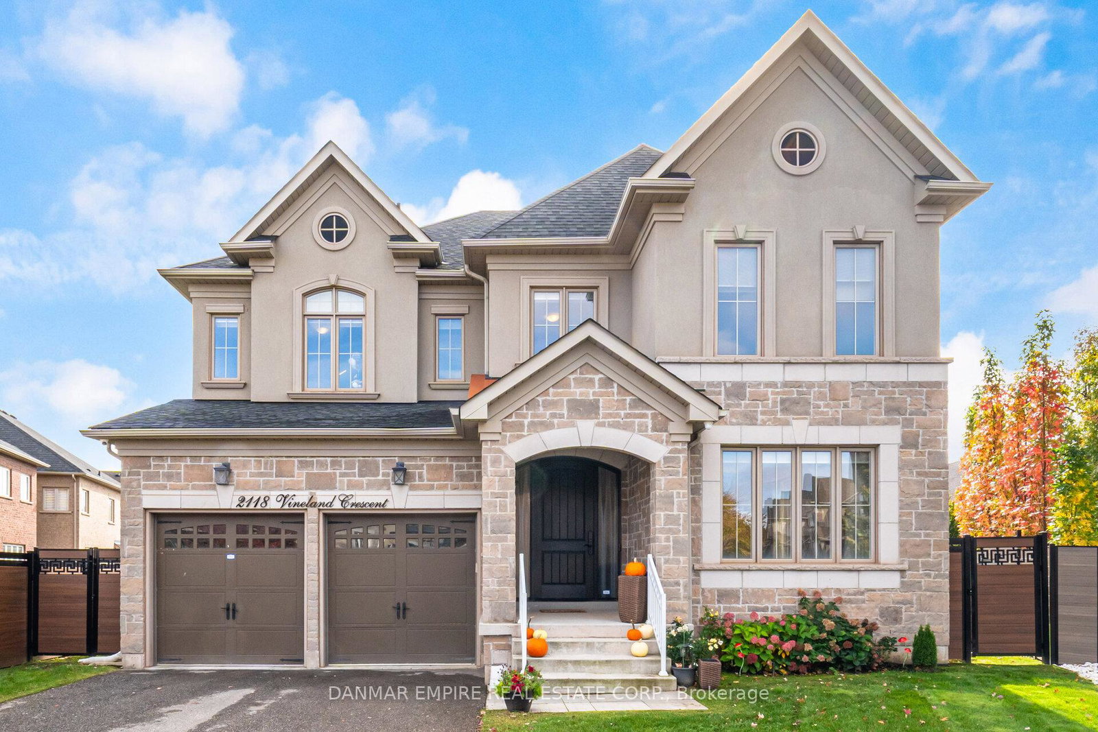 2118-vineland-crescent-oakville-ontario-w13655026