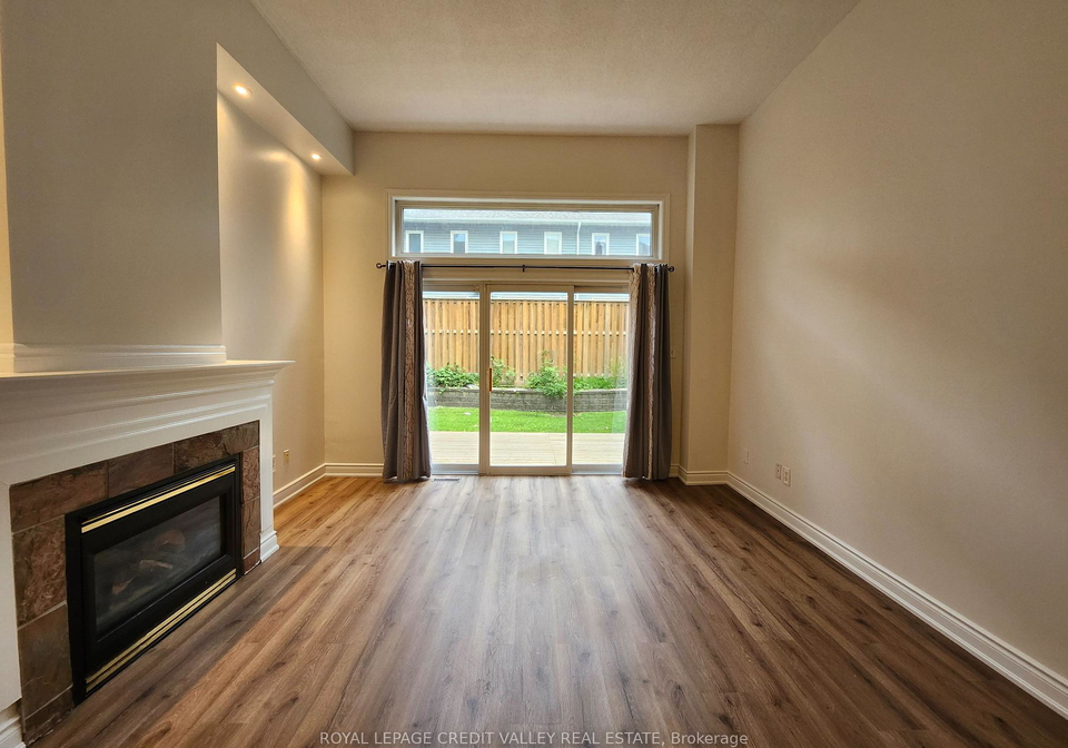 800-dundas-street-w-mississauga-ontario-w13655224