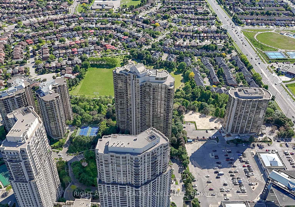 45-kingsbridge-garden-circle-mississauga-ontario-w13655238