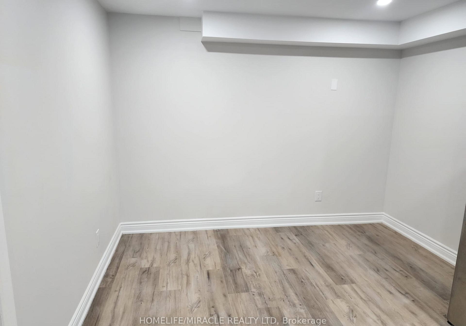1125-leger-way-milton-ontario-w13655270