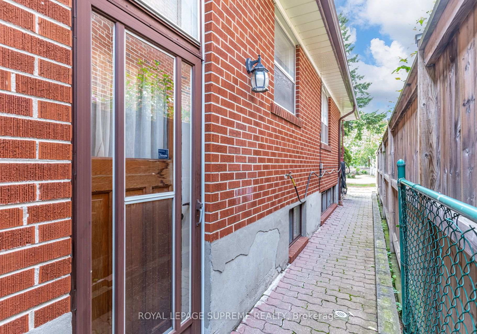 5-paramount-court-toronto-north-york-ontario-w13655306