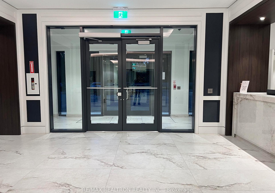 4010-eglinton-avenue-w-toronto-etobicoke-ontario-w13655516