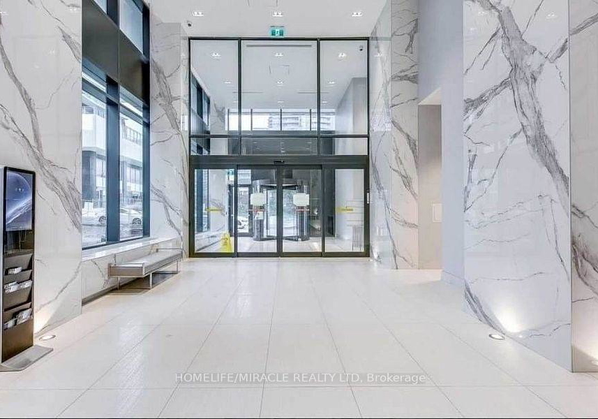 30-shore-breeze-drive-toronto-etobicoke-ontario-w13655520