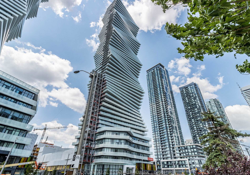 3900-confederation-parkway-mississauga-ontario-w13655612