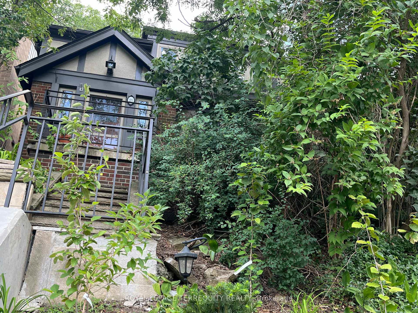 25-halford-avenue-toronto-toronto-ontario-w13655642