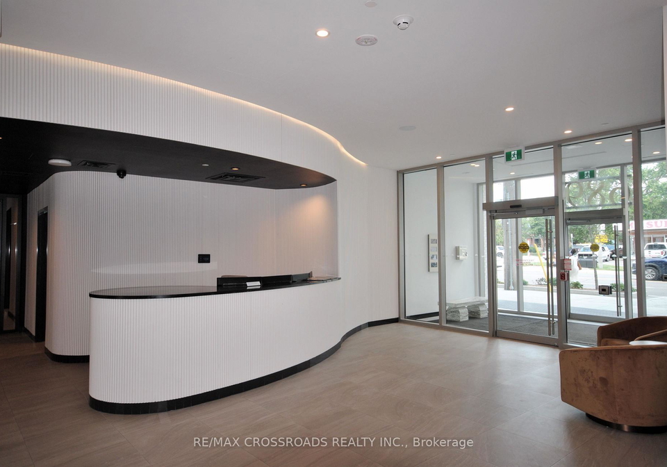 689-the-queensway-drive-toronto-etobicoke-ontario-w13655734