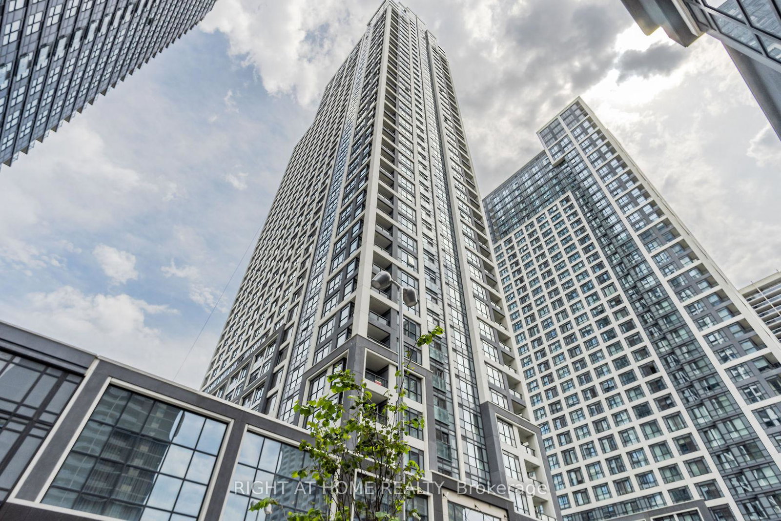 7-mabelle-avenue-toronto-etobicoke-ontario-w13655932