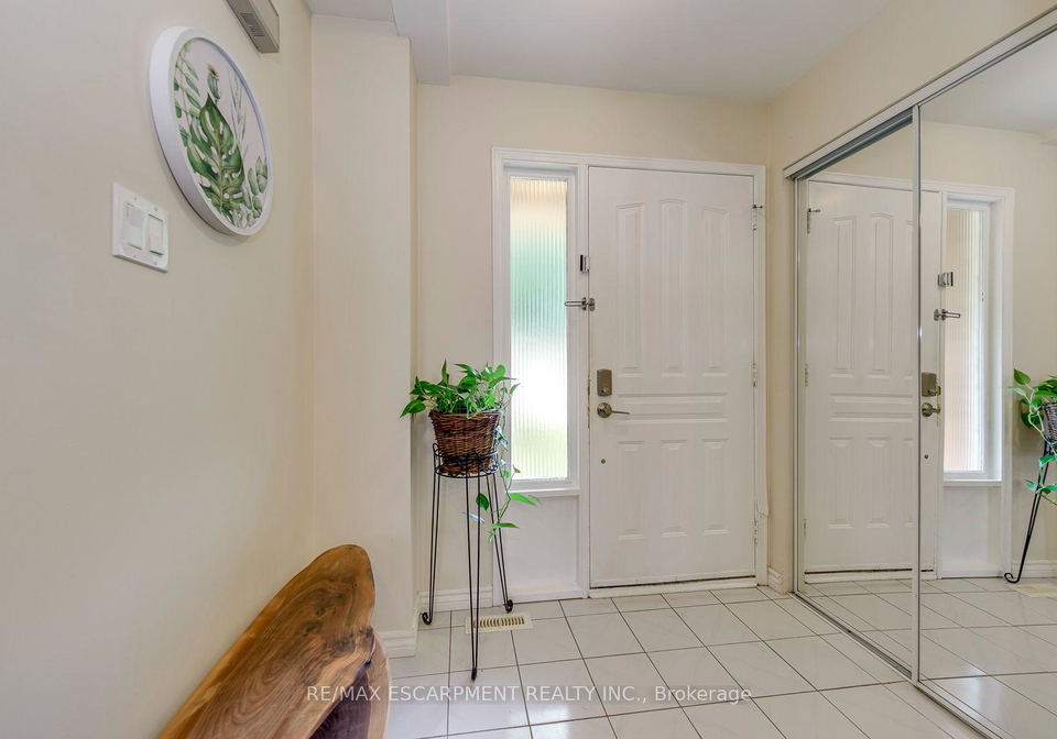 2549-addingham-crescent-oakville-ontario-w13656014