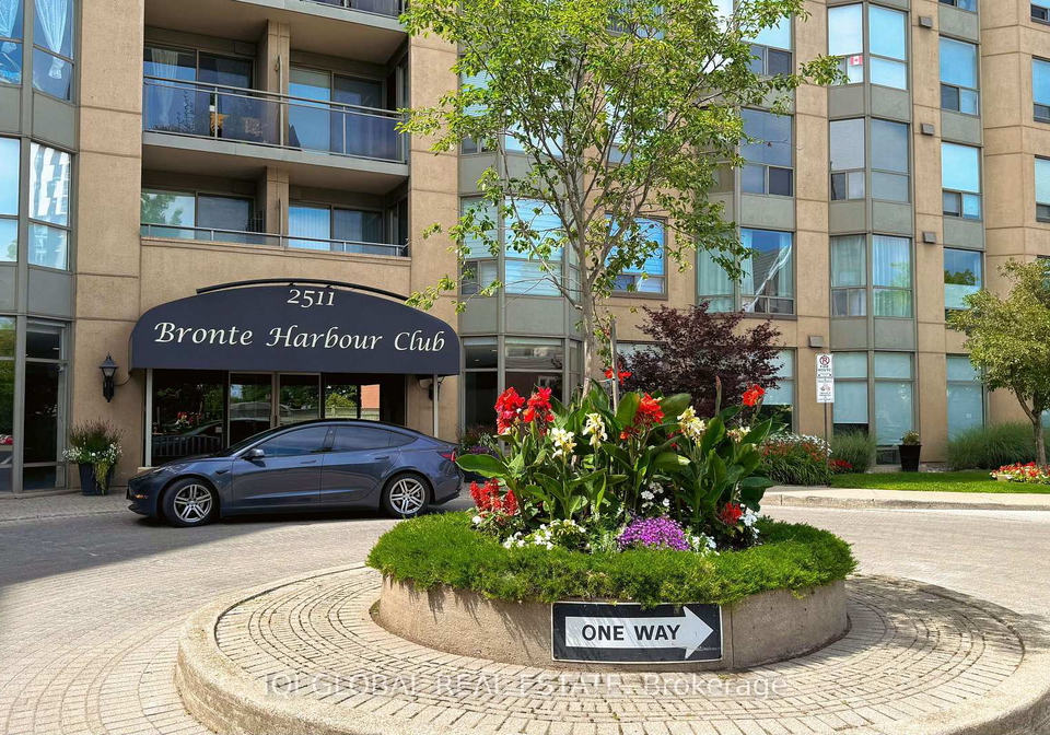 2511-lakeshore-road-w-oakville-ontario-w13656016