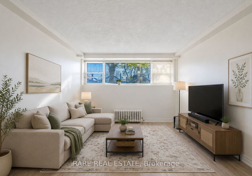 352-hopewell-avenue-toronto-north-york-ontario-w13656110