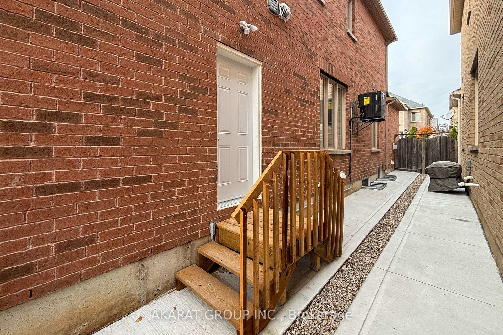 5463-fudge-terrace-mississauga-ontario-w13656112