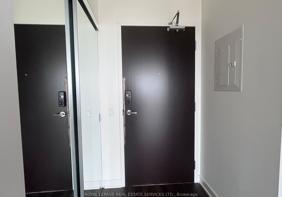 448-burnahamthorpe-road-w-mississauga-ontario-w13656168