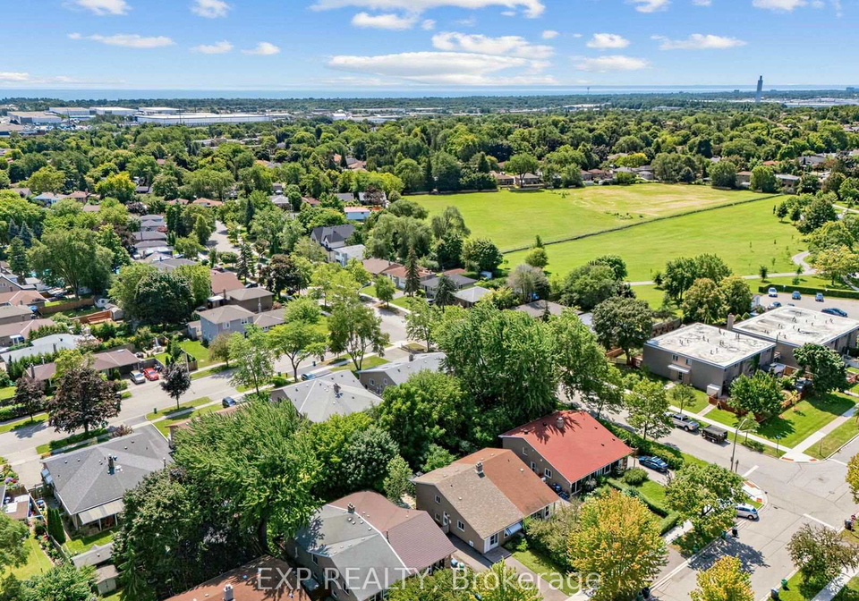 1586-sandgate-crescent-mississauga-ontario-w13656594